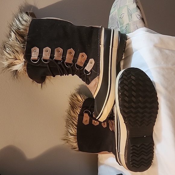 Thinsulate 3M waterproof boots. - Picture 4 of 9